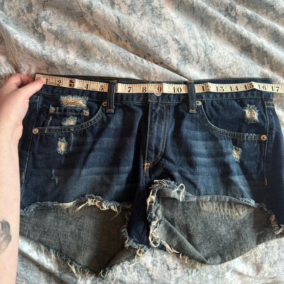 Rag & Bone Cut Off Jean Shorts Size 28 Doris Distressed Fray Hem Denim Jorts - Picture 14 of 16